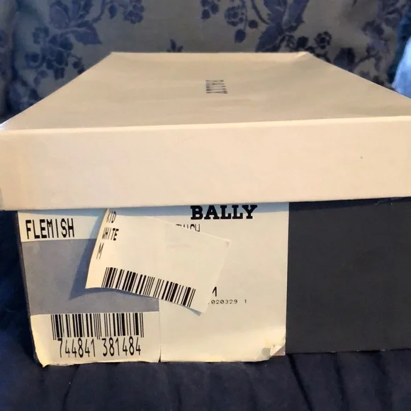 White leather 2” heels. Size 7M. - Picture 6 of 6